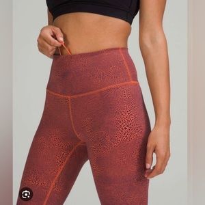 Lululemon NWT Wunder Train High Rise legging right